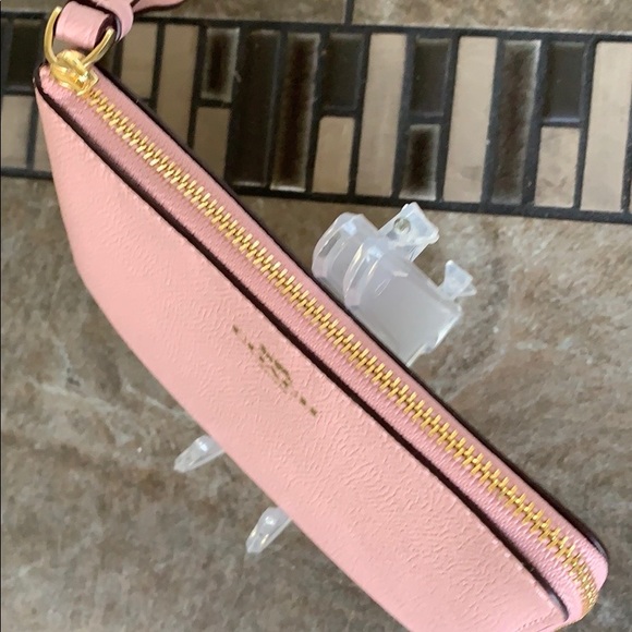 COACH Corner Zip Wristlet IM/Blossom - Picture 5 of 16